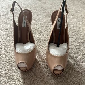 New- Steve Madden sling back pumps